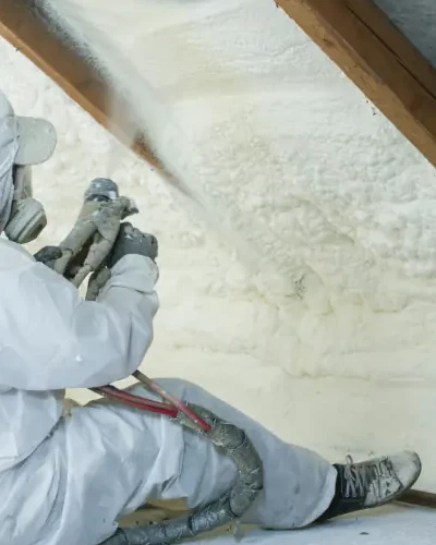 izolacja-ocieplanie-natryskowe-pianka-pur-poddasza-sufity-sciany-domy-hale-magazyny-ocieplanie-natryskowe