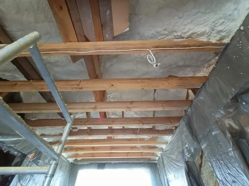 izolacja pianką poliuretanową poddasza Bisztynek izolacja poddasza pianką Bisztynek